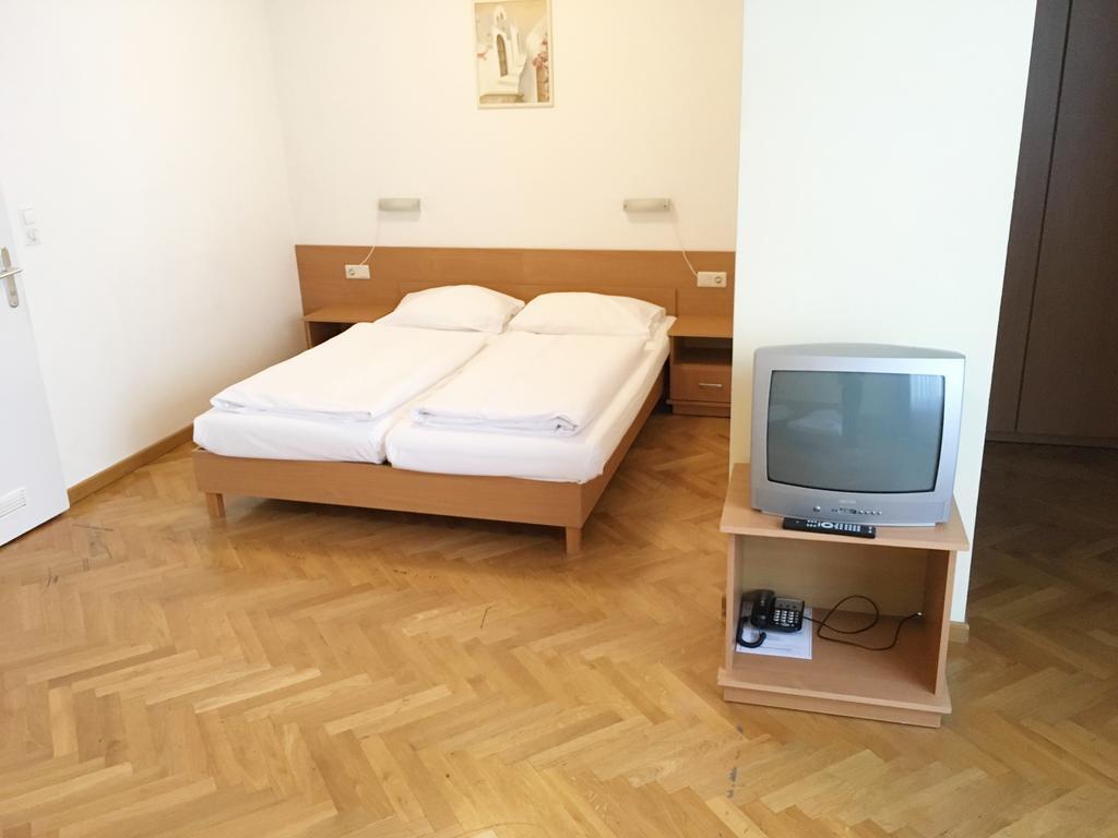 Hotel Geblergasse Vienna Luaran gambar